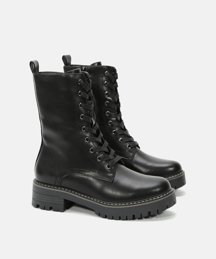 Botines planos militares